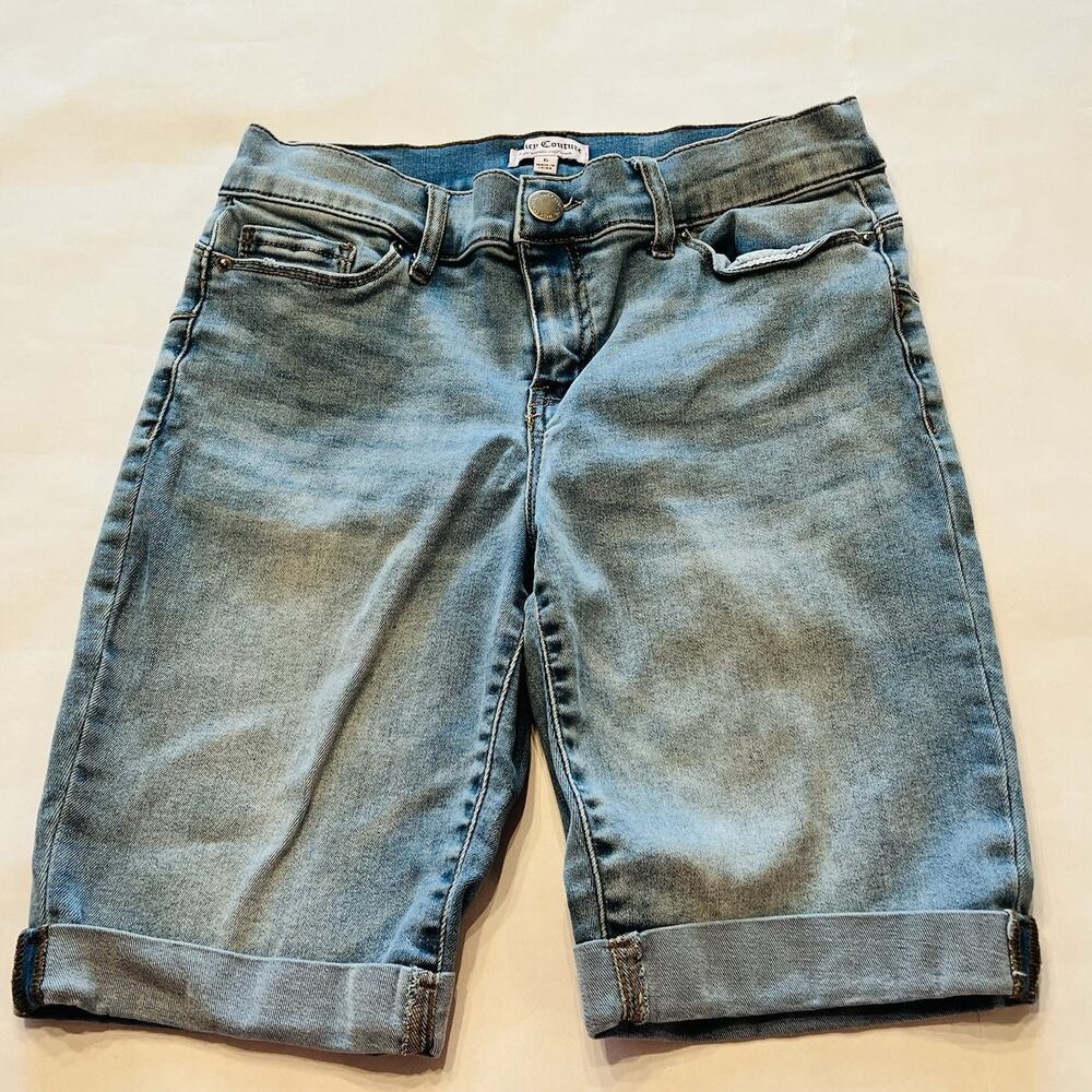 Juicy Couture Women’s Bermuda Jean Shorts size 6 (A0125)